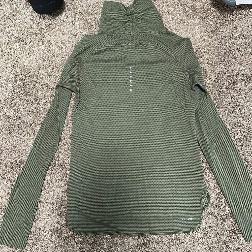 Nike Pull Over - image 2